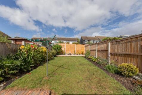 Owen Gardens, IG8