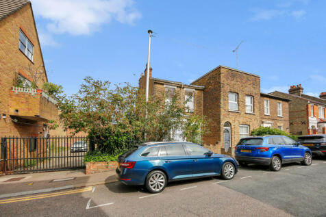 London, E17 - property photo