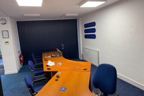Retail Property (high street) to rent Image 3