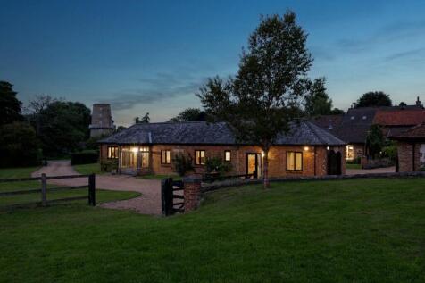 A view of the Kitchen and Annexe from the Garden a