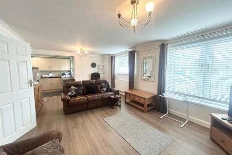 Glenaub House, Old School Road, Porthcawl, Bridgend, CF36 3AW photo 3