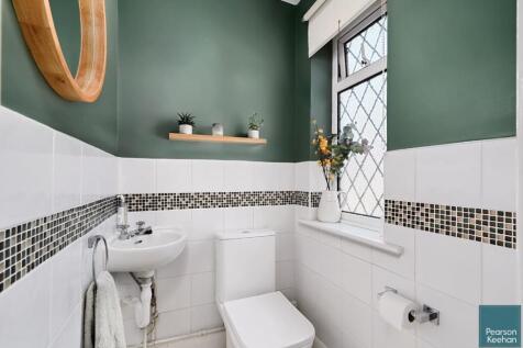 26 Norman Cresent BN43 (22).jpg