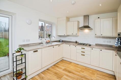 Kitchen/ Dining Room
