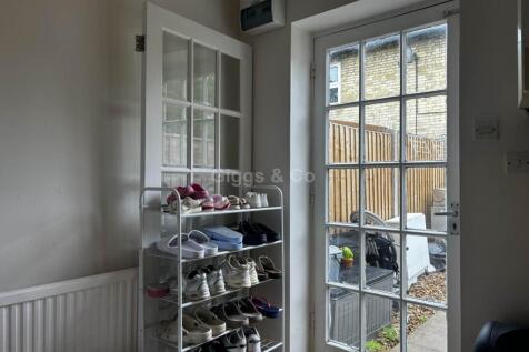 The Whitehouse, St Neots photo 5