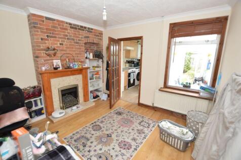 2 Bedroom Terraced House, Nursery Road, Tunbridge Wells photo 4