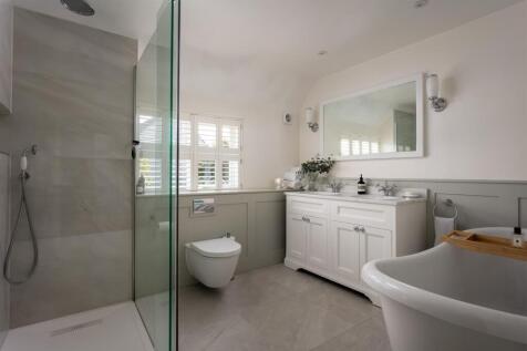 49 - Church Cottage - GL7 5HX - Web.jpg