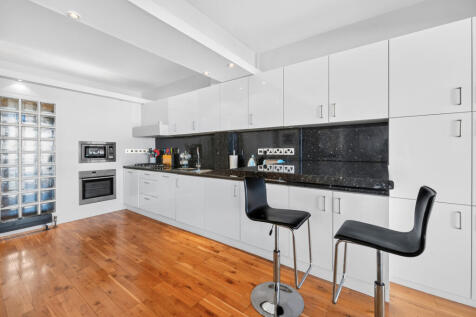 Reception/Kitchen