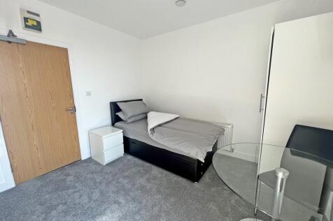 Studio, Victoria Road, Widnes photo 3