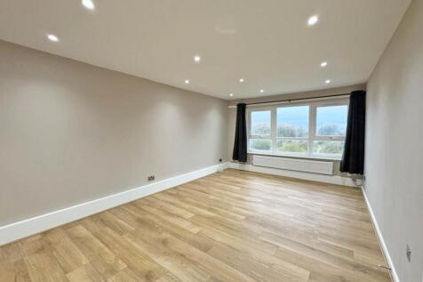 Longfellow Crescent, Moorside photo 3