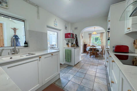 Kitchen Dining Room (2)
