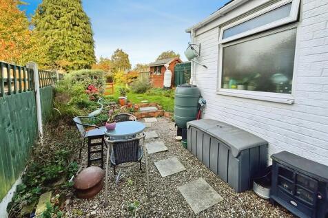 05a60285-WhatsApp...