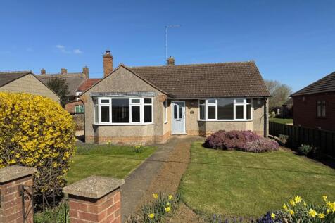 Northampton, NN7 - property photo