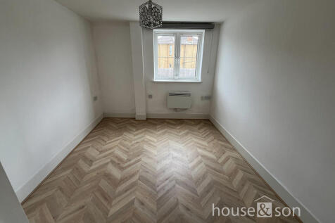 Latimer Court, 2 Latimer Road photo 3