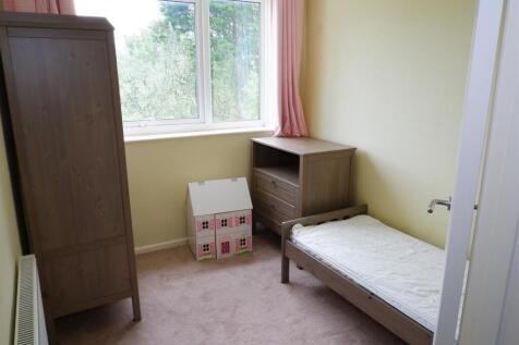 Bed 4.JPG