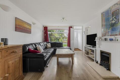 Sitting room to front