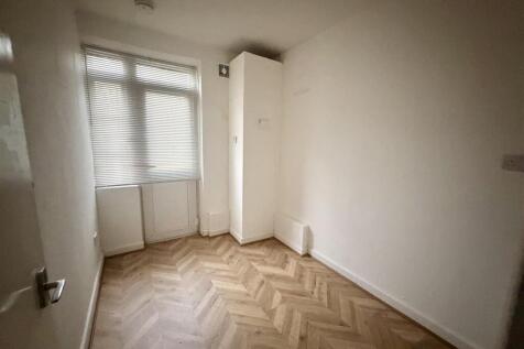 Ballamore Road, Bromley photo 5