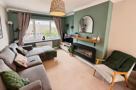 Springfield Avenue, Pontefract, West Yorkshire, WF8 photo 4