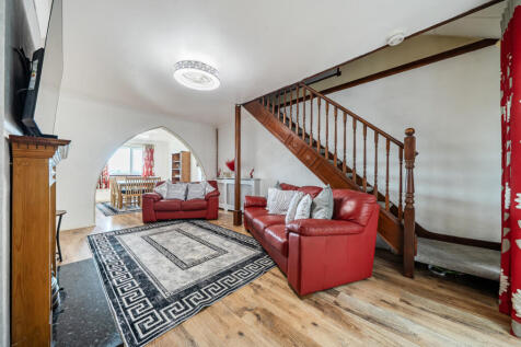 Living / Dining Area