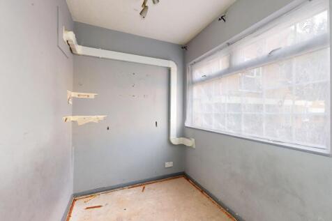 37 Gainsborough Road, Hayes, UB4 8NY