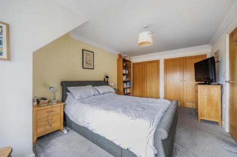 For Sale by Aspire Residential | Cleveland Copse