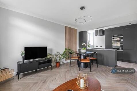 Lounge/Open Plan Kitchen 