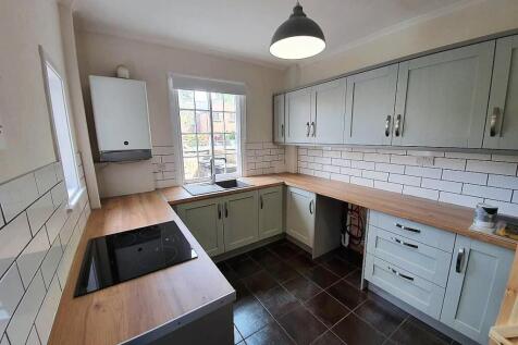 2-bed terraced on Betley St, £775/mo