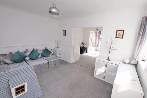 Dining or sitting room photo 2