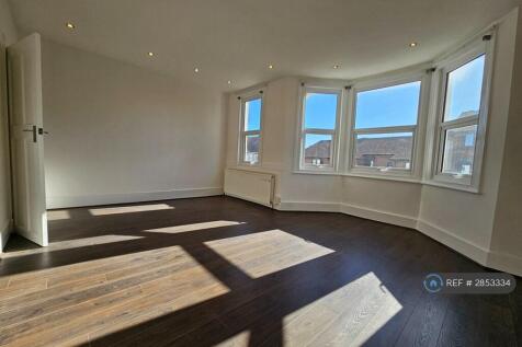 Front 1st Bedroom