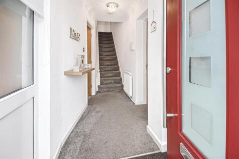 15 Broadwell Drive Entrance.jpg