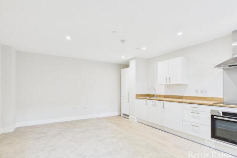Open Lounge/Kitchen