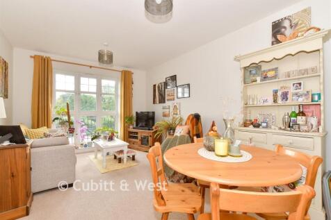 Lounge/Kitchen