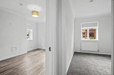 10.HALLWAY.JPG