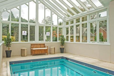 willicombe-park-pool.jpg