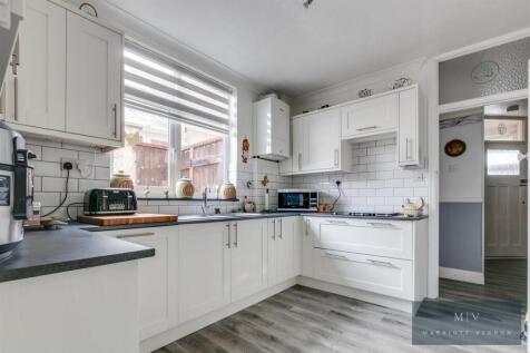 Woodmere Close 14 MV-1.jpg