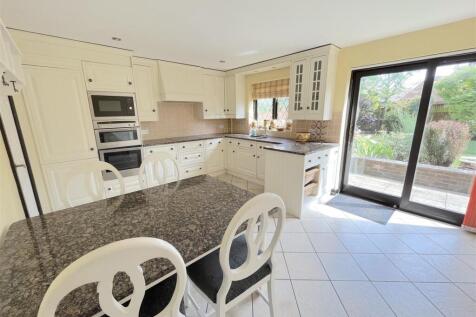 Ruby Gardens Kirkby-in-Ashfield Nottinghamshire. photo 3
