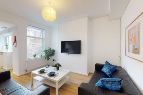 4-bed house on Britannia Avenue, Liverpool, £2,565/mo