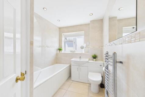 Well-Appointed Family Bathroom