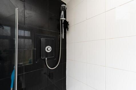 252 Hale End Road_0019.jpg