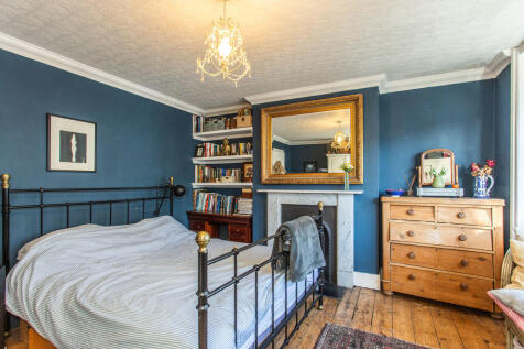14 Temple Street4...
