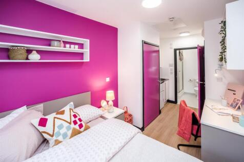 Crosstrend Premium Room b.jpg