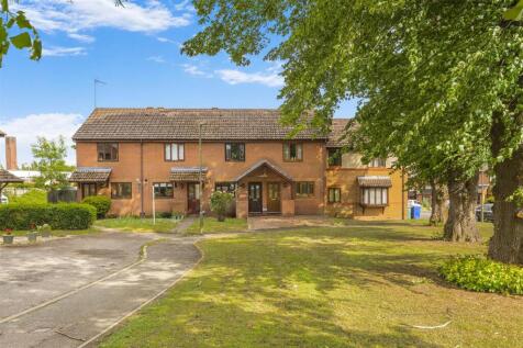 141 Parklands, Banbury-2.jpg