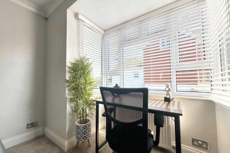 Ambleside Avenue, Telscombe Cliffs, BN10 7LT photo 5