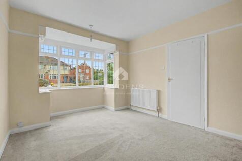 Halstead Road, Kirby Cross photo 3