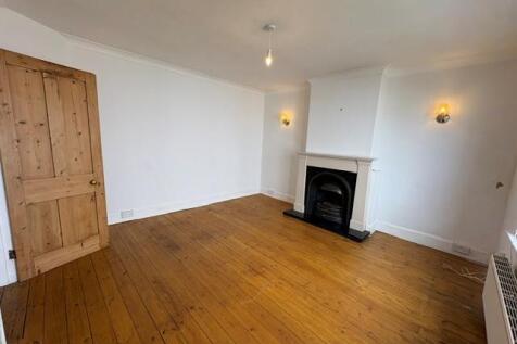Lounge 1.jpg
