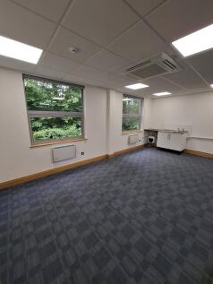 Office to rent Image 5