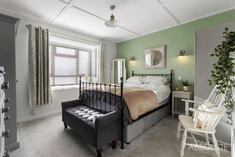 Ground floor bedroom 1