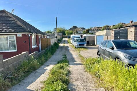 Access From Grove Avenue.jpg
