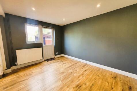 St. Marys Avenue, Rushden photo 3
