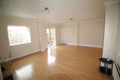 Lounge second ima...