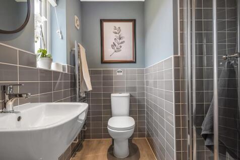 Chedworth En-Suite.jpeg